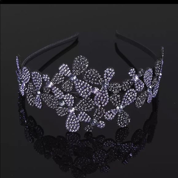 ❤️UNIQUE HANDMADE PURPLE CRYSTAL AND RHINESTONE HAIR BAND❤️$15 EACH OR 2/$25❤️ - Picture 1 of 4